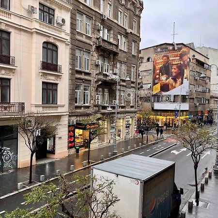 Cozy Apartment With Balcony Bukarest Exterior foto