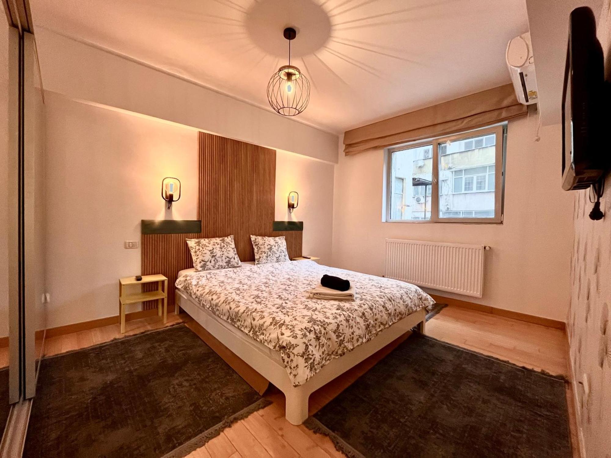 Cozy Apartment With Balcony Bukarest Exterior foto