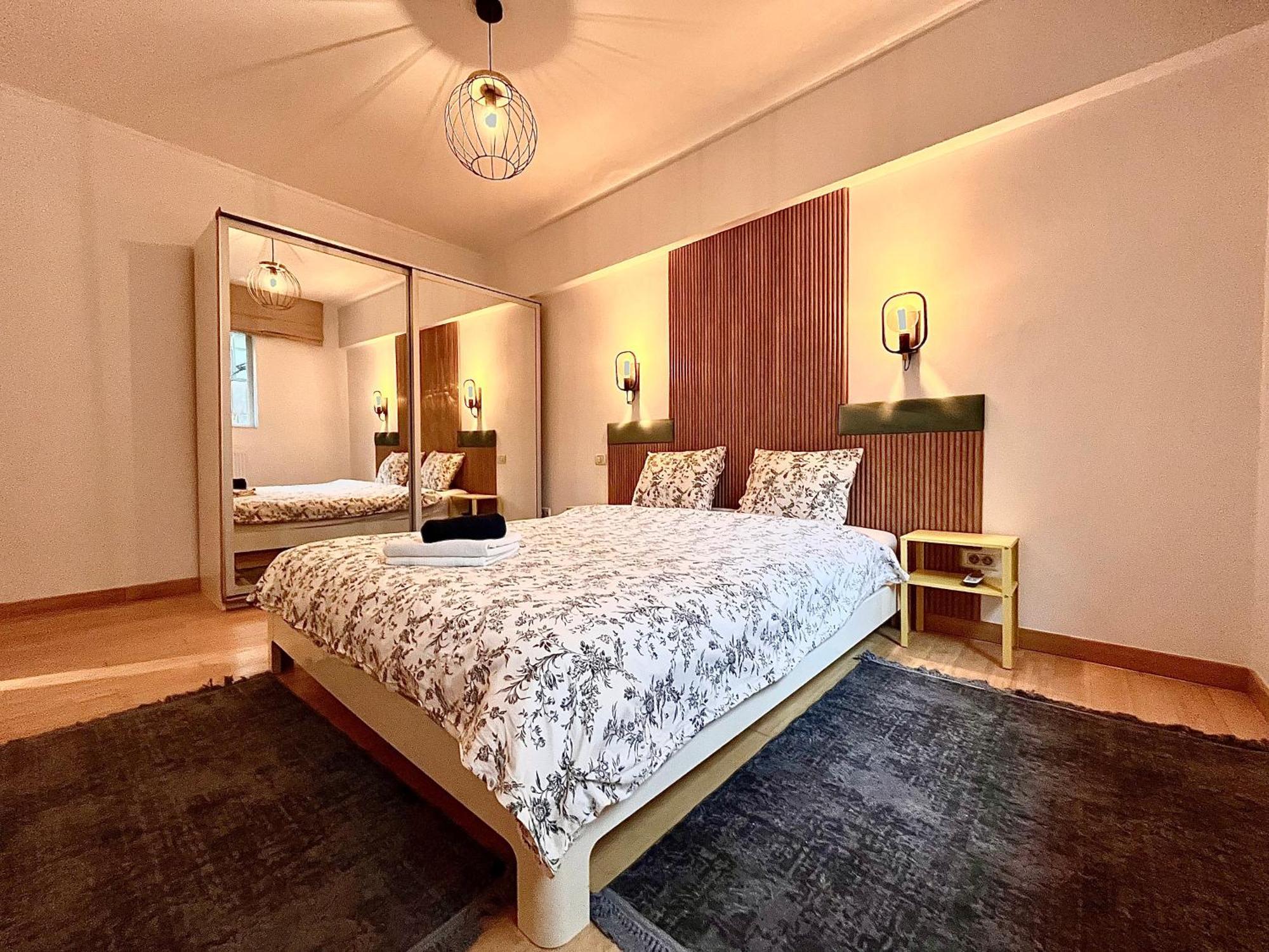 Cozy Apartment With Balcony Bukarest Exterior foto
